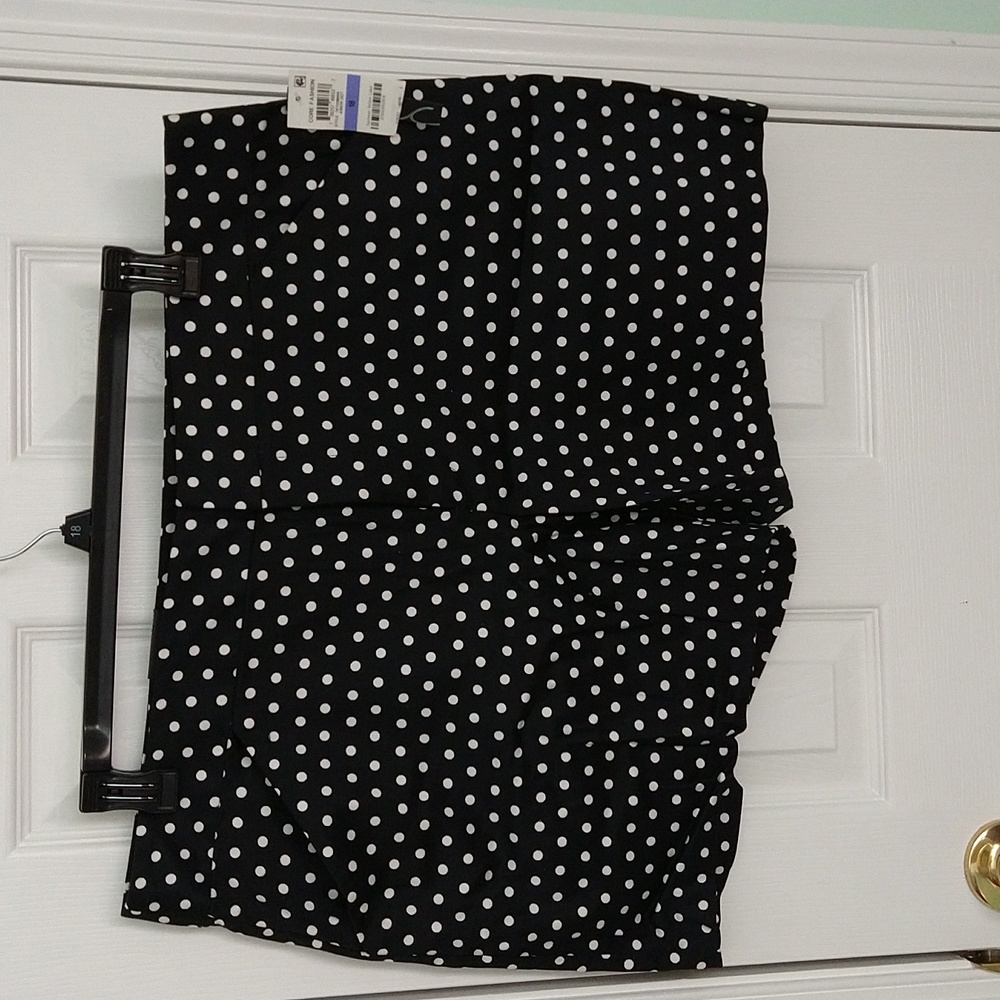 Shorts Black with White Polka Dots by Inc. Size 18.